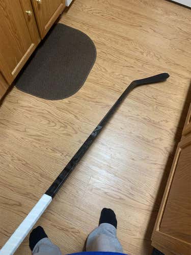Used Right Handed Nexus N8000 Hockey Stick