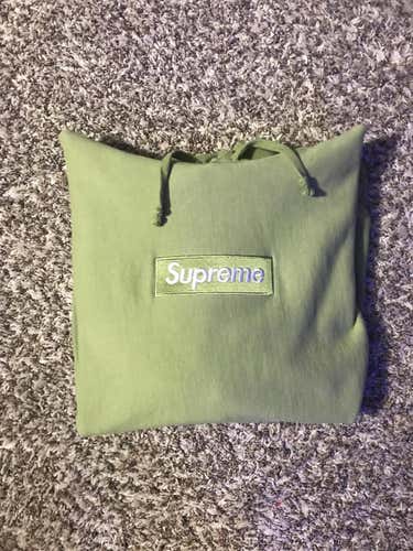 LIKE NEW SUPREME HOODIE