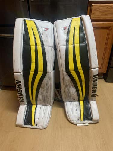 Black Used 35+2 Vaughn Vaughn V7 XR  Goalie Leg Pads