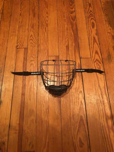 Silver Used Medium Bauer Re-Akt Cage