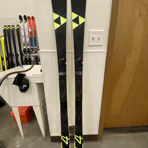 2018/19 Fischer 158 cm RC4 World Cup SL Skis Used without bindings