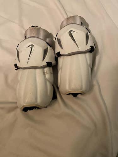 Used Medium Nike Vapor Arm Pads