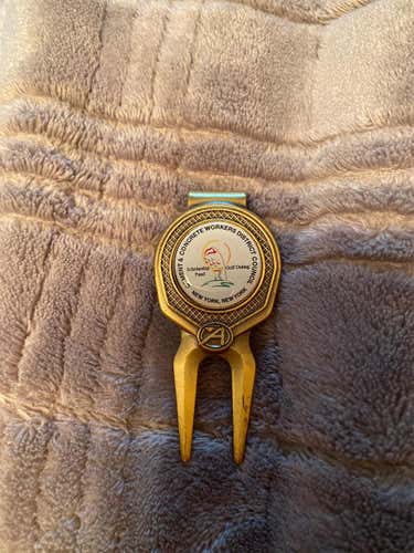 Divot Tool W/ Ball Marker