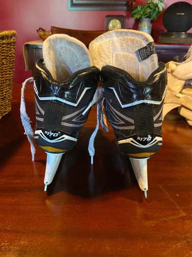 Junior Bauer Supreme S170 Size 3 Goalie Skates
