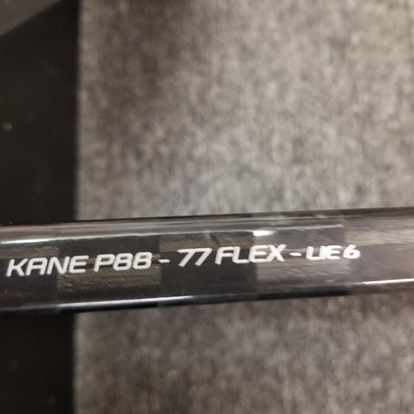 New Senior Bauer Right Handed Supreme 2S Pro Hockey Stick
