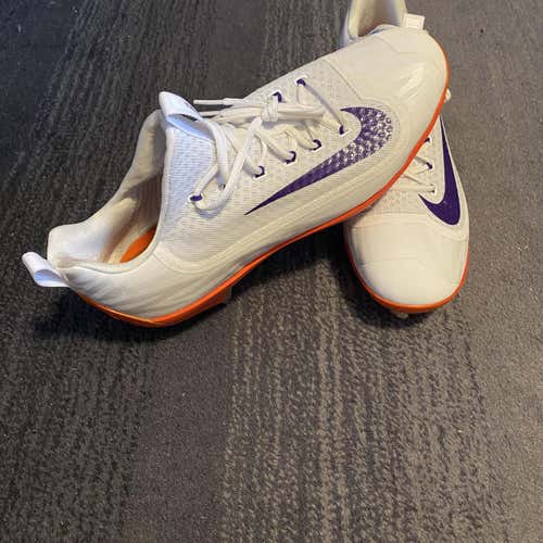 White Men's Metal Cleats Low Cut