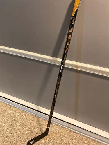 New Right Handed Supreme 1S Hockey Stick