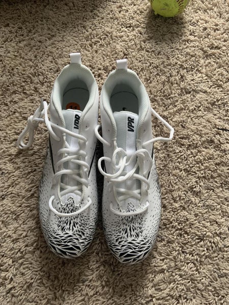 White New Adult Men's 11 (Women's 12) Detachable Cleats Nike Low Cut