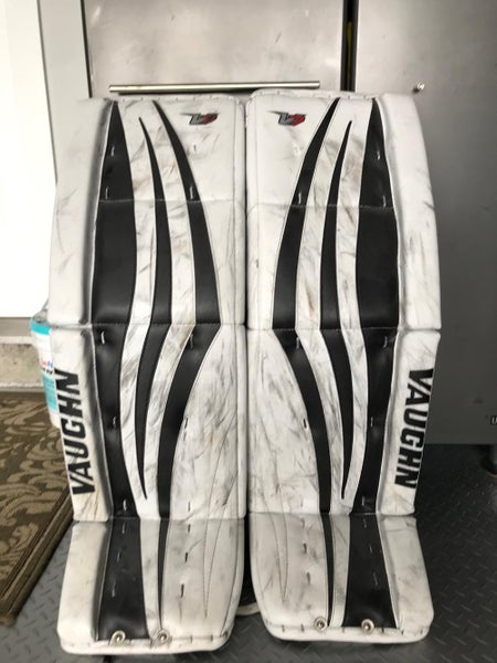 Vaughn Vaughn V7 XR Goalie Leg Pads