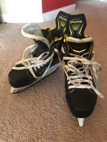 Used CCM Super Tacks D&R (Regular) Size 8.5 Hockey Skates
