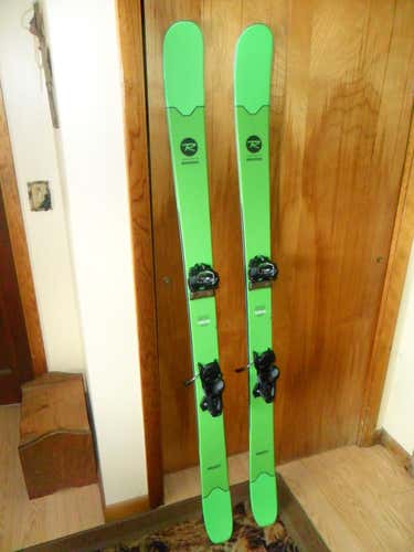 Used Unisex 2017 Rossignol All Mountain Smash 7 Skis With Bindings Max Din 12