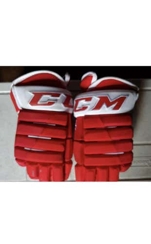 Red Used CCM 4R Lite 15"  Gloves