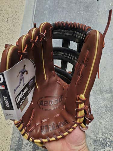 Wilson A2000 1799 Baseball Glove 12.75" Left Hand Throw