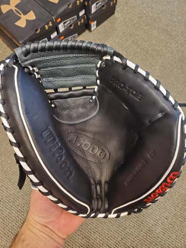 New Wilson Right Handed Catcher's A1000 Baseball Glove