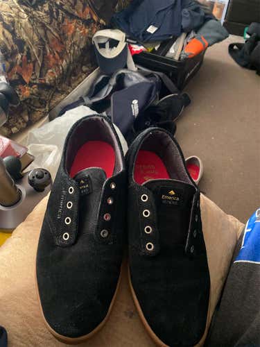 Black Unisex 11 (Women's 12)  Shoes