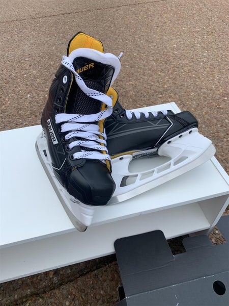 New Bauer Supreme S170 D&R (Regular) Size 2.5 Hockey Skates
