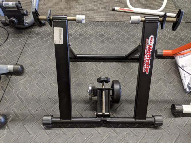Used Bell motivator bike trainer