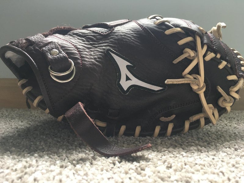 Brown Used High School/College Mizuno Right Handed Catcher's franchise Baseball Glove 33.5"