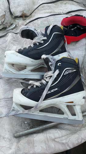 Junior Used Bauer Goalie Skates D&R (Regular) Size 1
