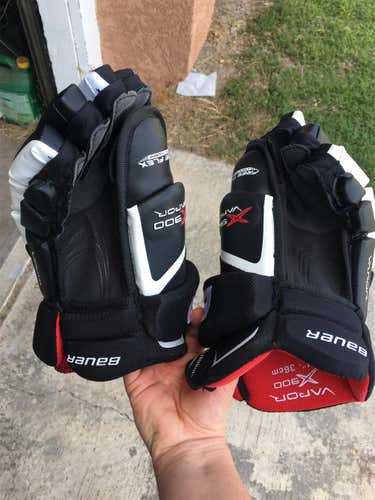 Black New Bauer Vapor X900 14" Pro Stock Gloves