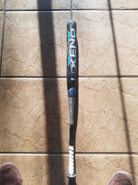 2012 Used High School/College Louisville Slugger Composite XENO FP12X Bat (-10) 23 oz 33"
