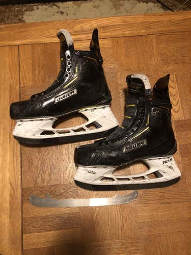 Senior Used Bauer Supreme 2S Pro Hockey Skates Size 8