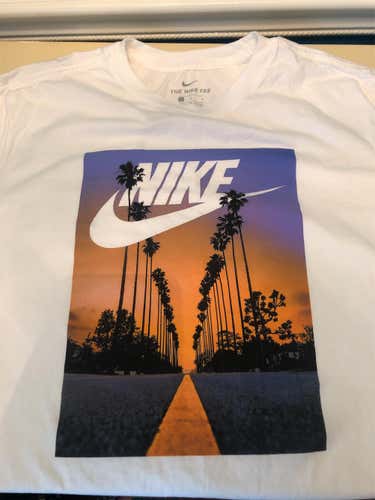 White Unisex Large Nike Shirt
