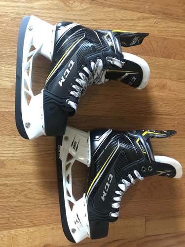 New Senior CCM Super Tacks AS1 Hockey Skates D&R (Regular) Size 6