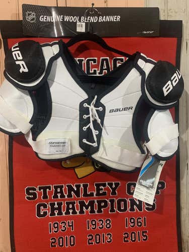 New Senior Medium Bauer Shoulder Pads