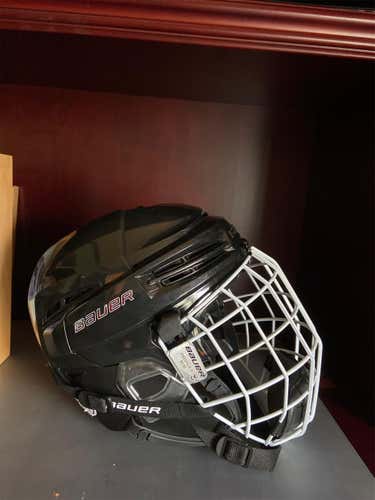 Black Used Medium Bauer Re-Akt 100 Helmet Used For One Season Perfect Condition