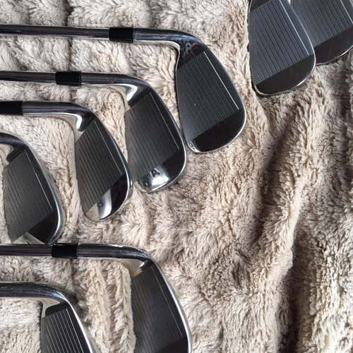 Men's Right Handed Stiff Flex Steel Shaft Iron Set