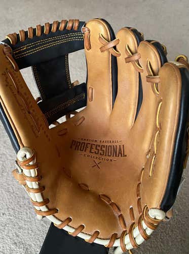 Barely Used!  Just Out of Wrapper!  Easton 2020 PCH-C21 Professional Collection 11.5" RHT