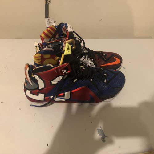 Men's 14 (Women's 15) Nike Shoes