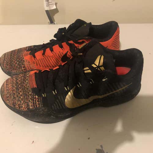 Men's 14 (Women's 15) Nike Shoes