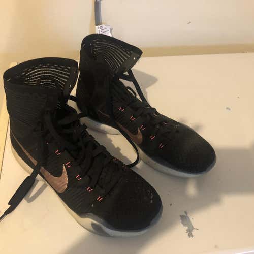Used 14 (Women's 15) Nike Shoes