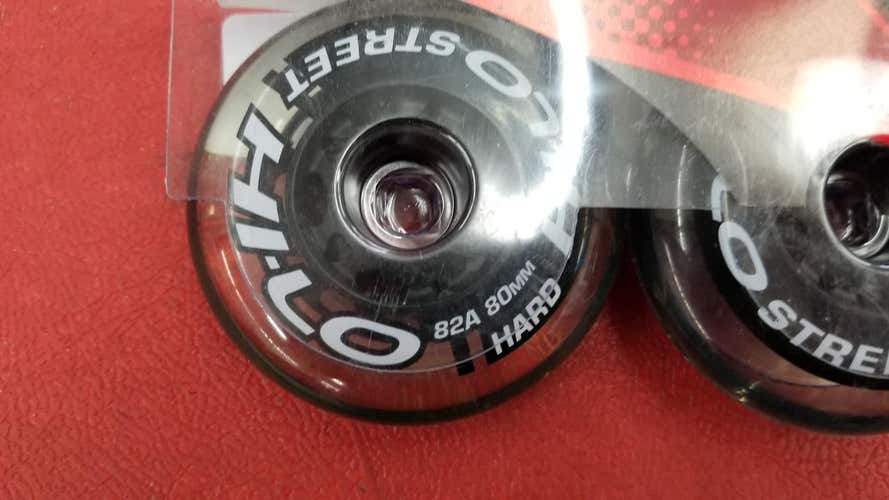 New Senior Bauer Inline Skates