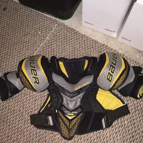 Used Medium Bauer Supreme TotalOne NXG  Shoulder Pads
