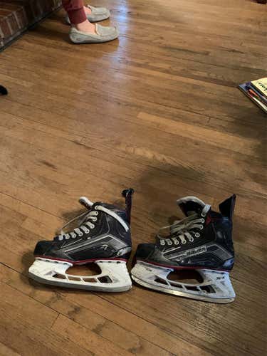 Used Bauer Vapor X600 Size 6 Hockey Skates