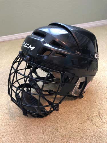 Black Used Medium CCM Vector V08 Helmet