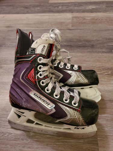 Youth Used Bauer Vapor Hockey Skates EE (Extra Wide) Size 11.5