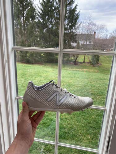 White Men's 10 (Women's 11) Low Cut Burn X cleat