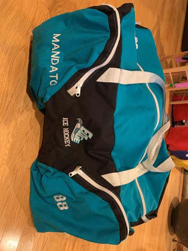 LI Edge Canvas Hockey Bag