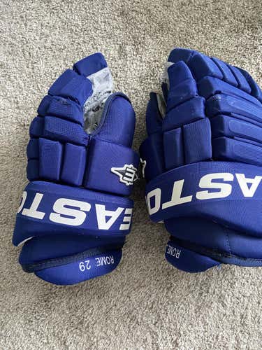 Pro Stock Vancouver Canucks Gloves