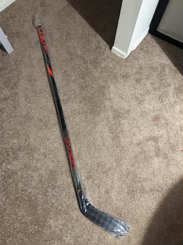 New Right Handed Vapor FlyLite  Pro Stock Hockey Stick