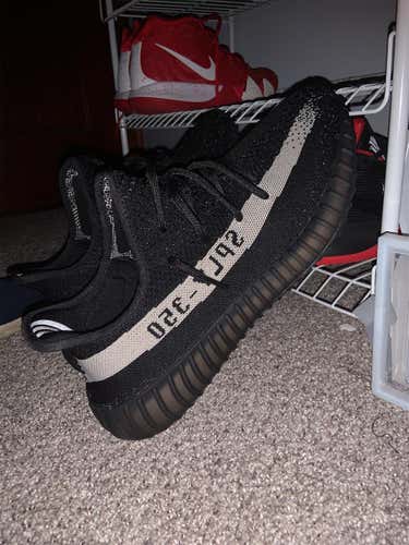 Black Unisex Trainers Low Cut