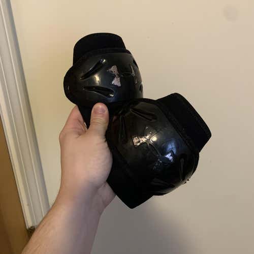 Used Medium Under Armour Revenant Defense Pads