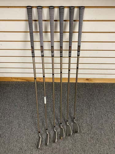 Used Wilson Left Handed Pro Staff WD - Oversize Iron Set Graphite Shaft (6 clubs)