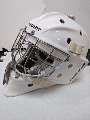 New Bauer 960XPM Goalie Mask Senior size M/L