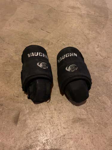 Used Vaughn V3 Intermediate Knee Guards