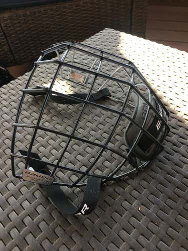 Used Medium Bauer Profile II Facemask